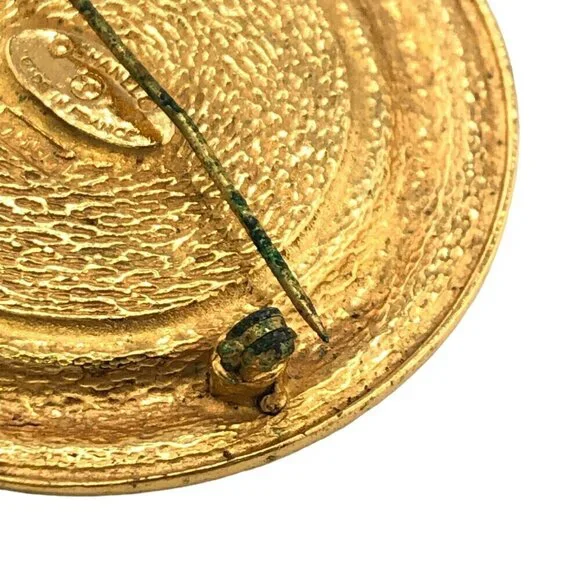 CHANEL Gold Brooch - Picture 7 of 11